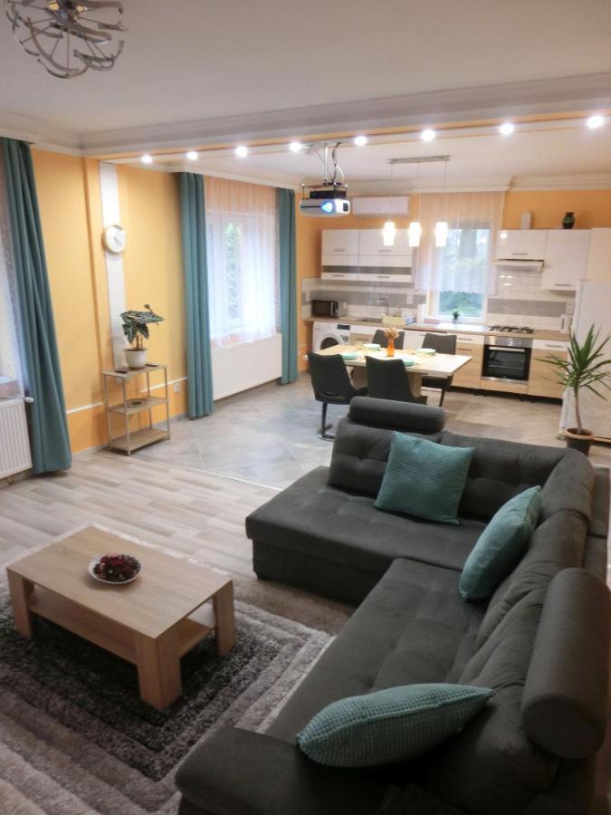 Pilis Apartman Piliscsaba Zewnętrze zdjęcie